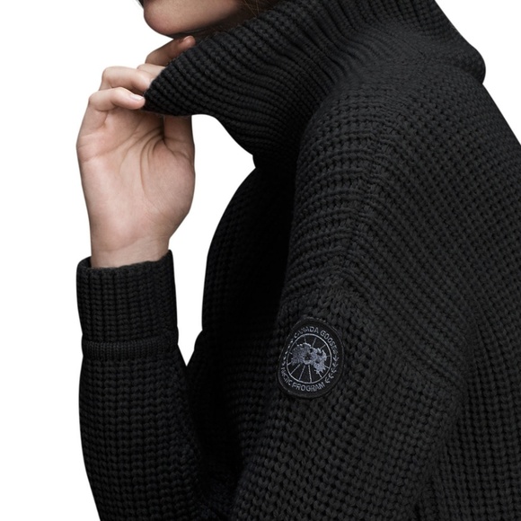 canada goose turtleneck